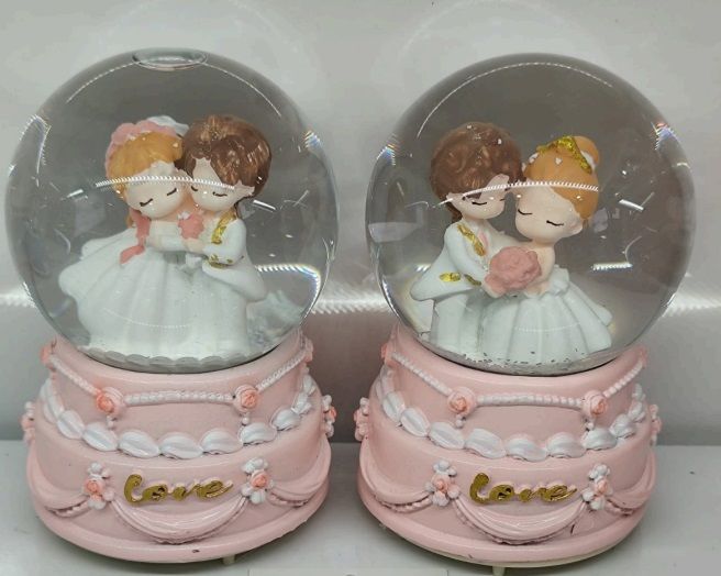 Beyaz Gelin Damat Işıklı Müzikli Cam Kar Küresi