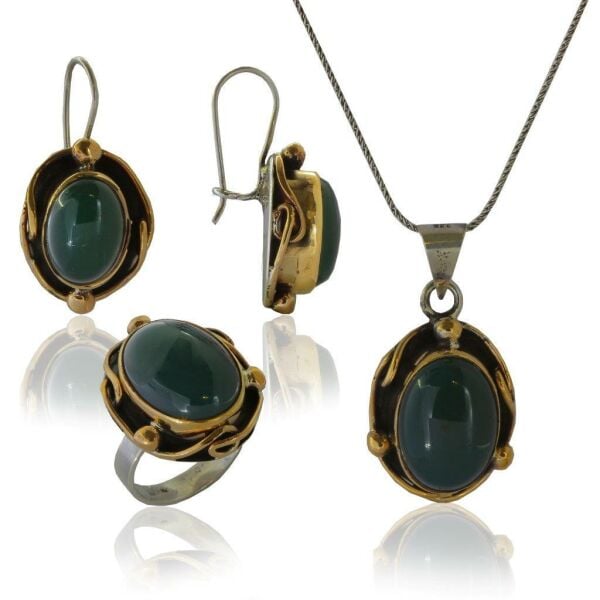 Authentic triple set with green agate stone