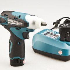 Makita TW100DWE Akülü Darbeli Somun Sıkma (3/8'') 10.8V 1.3Ah Li-ion