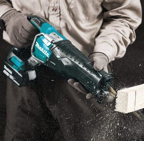 Makita DJR187Z 18V Li Akülü Tilki Kuyruğu Testere