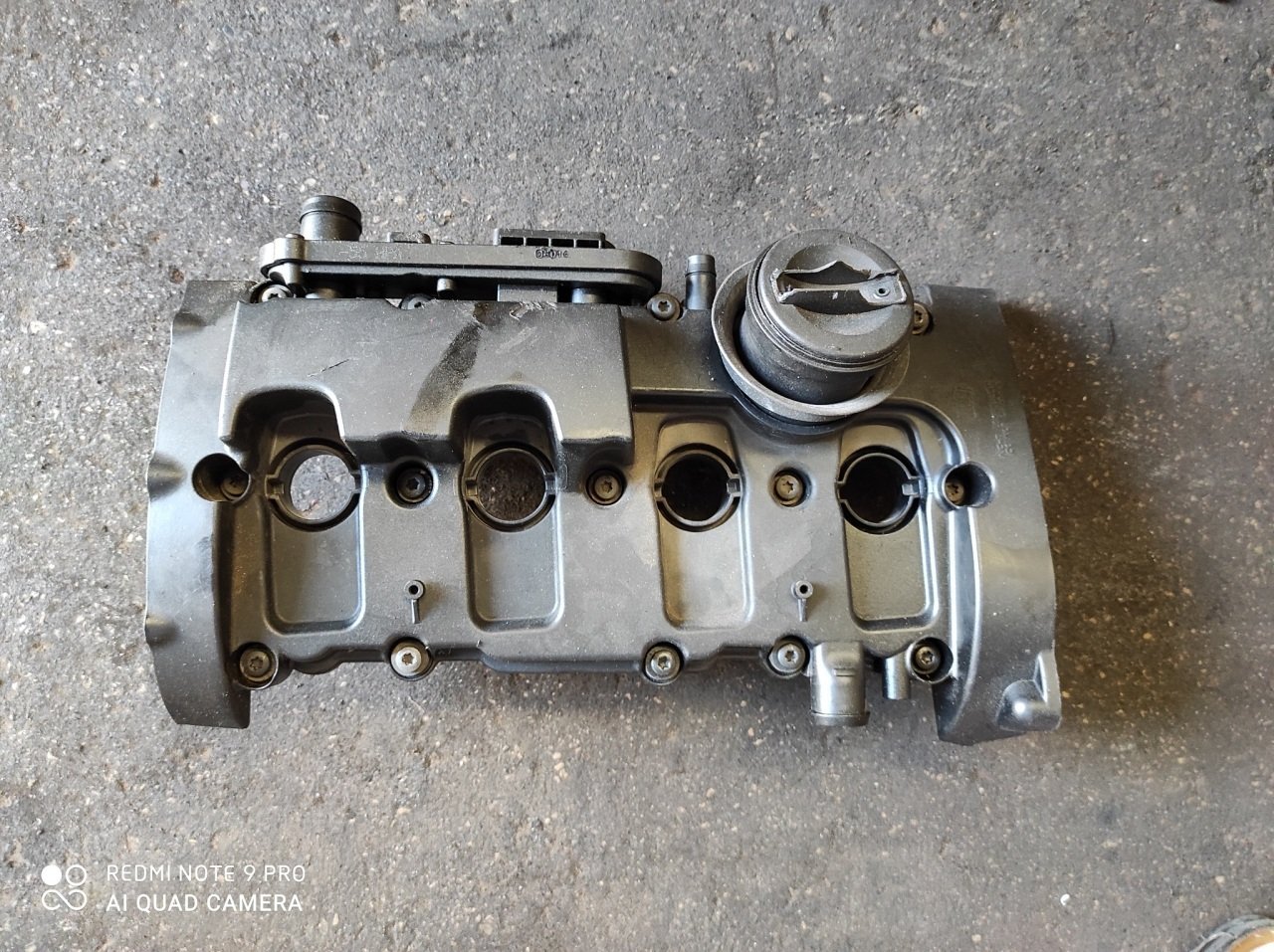 Volkswagen Passat 2.0 Tfsi Külbütör Kapağı