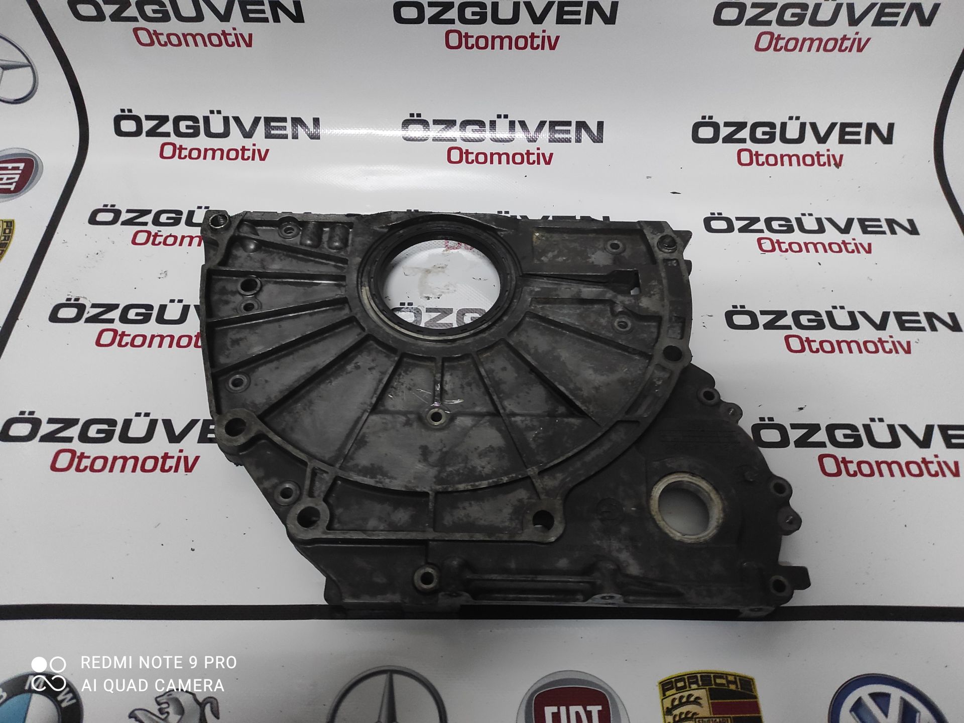 Bmw F10 520d Motor Arka Zincir Kapağı