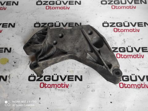 Volkswagen Passat 2.0 Tfsi Motor Kulak Braketi