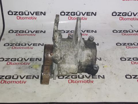 Hundai Tucson 2.0 CRDİ Şarj dinamosu Braketi
