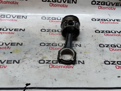 Mercedes Vaneo 1.7 Dizel. Biyel kolu