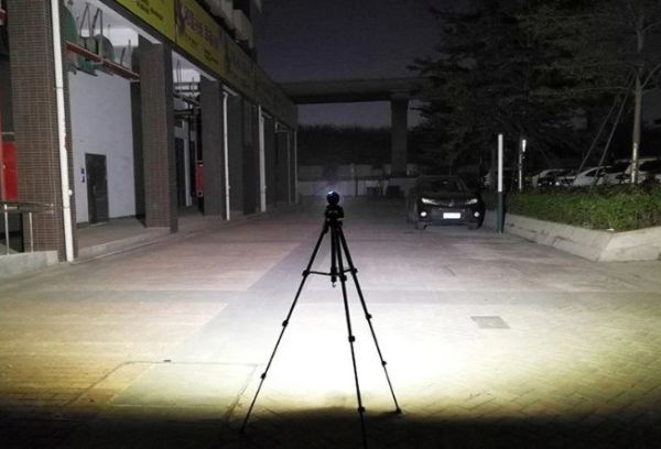 IPX8 27 LED'li Dalış Feneri - Pil Dahil