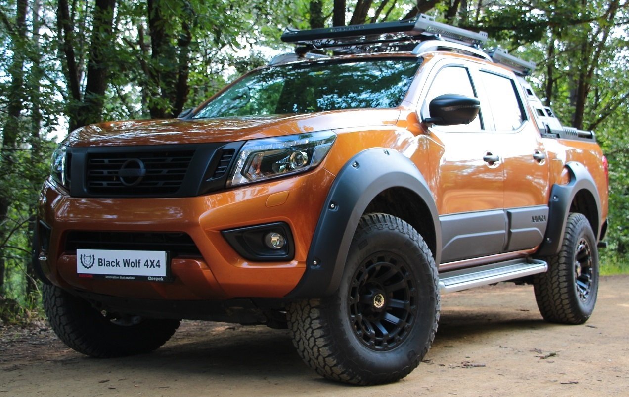 Nissan Navara NP300  Çamurluk Kaplama Seti