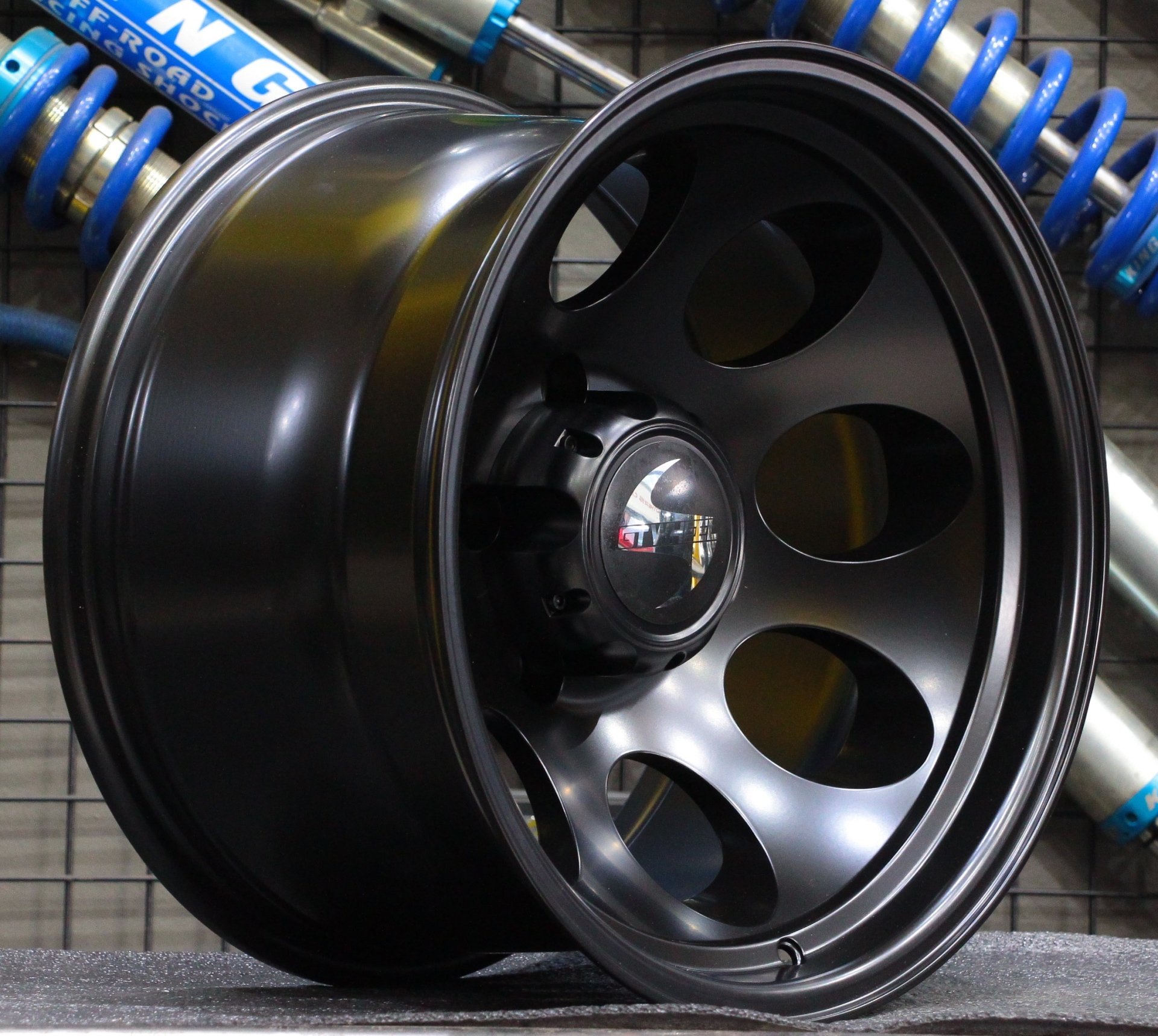 GT Wheels 171 17X10 5X150 ET-52 MB