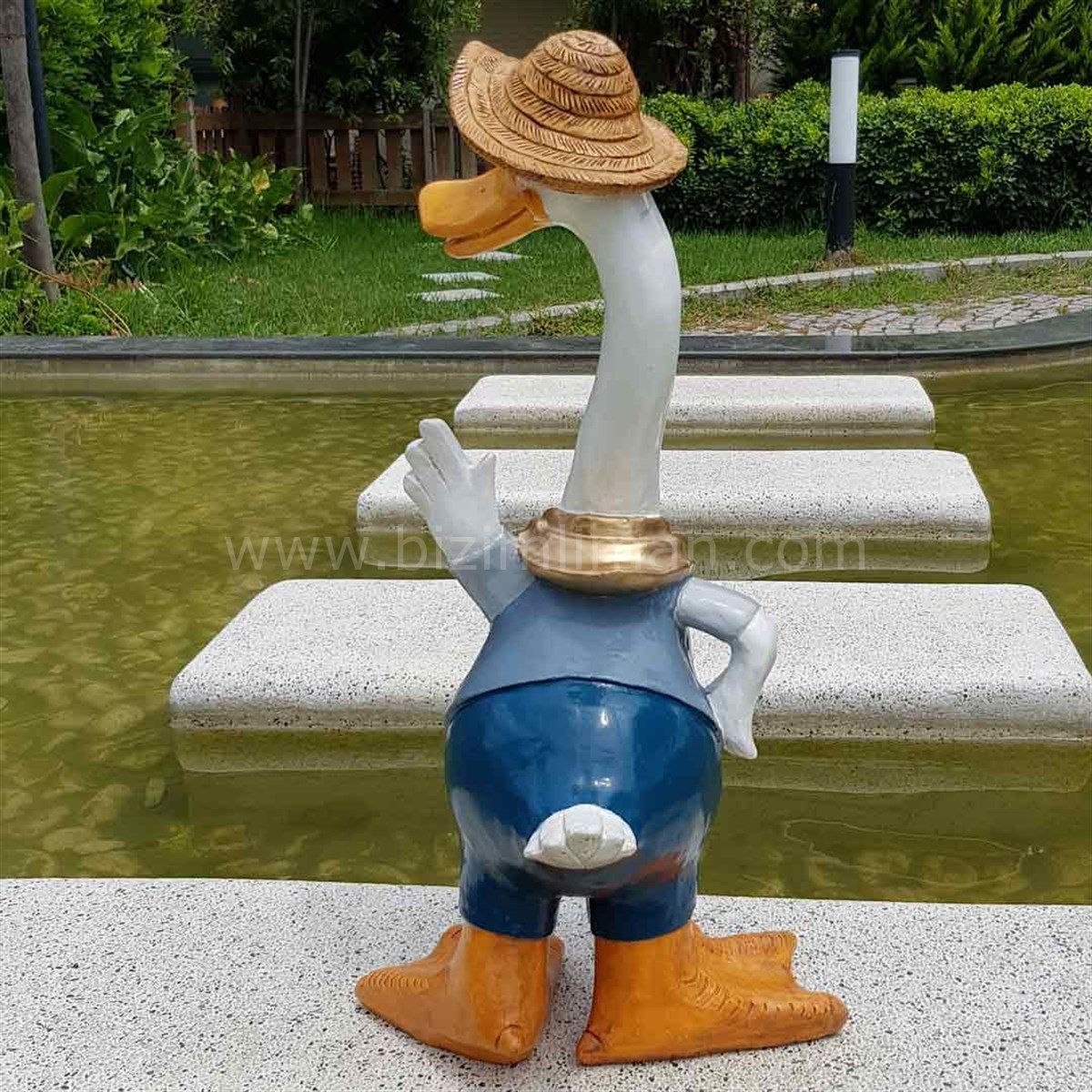 Erkek Ördek Heykeli