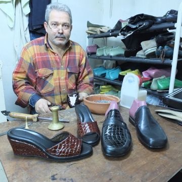 El Yapımı Terlik Ismarlama Ev Ayakkabısı, Terlik Espadril Babet Düğün Nişan İçin Terlik Merdane Erkek Terliği İmalatı Özel Sipariş Kişiye Özel El Yapımı Hand Made Terlik Yapım Ustası Terlikçi Adnan Kadıköy İstanbul Anadolu yakası