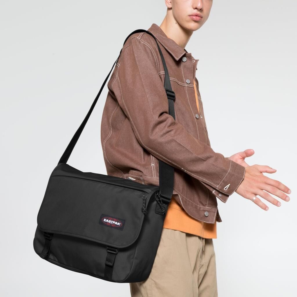 Eastpak Delegate+ Omuz Askılı Postacı Çantası Black EK00026E0081