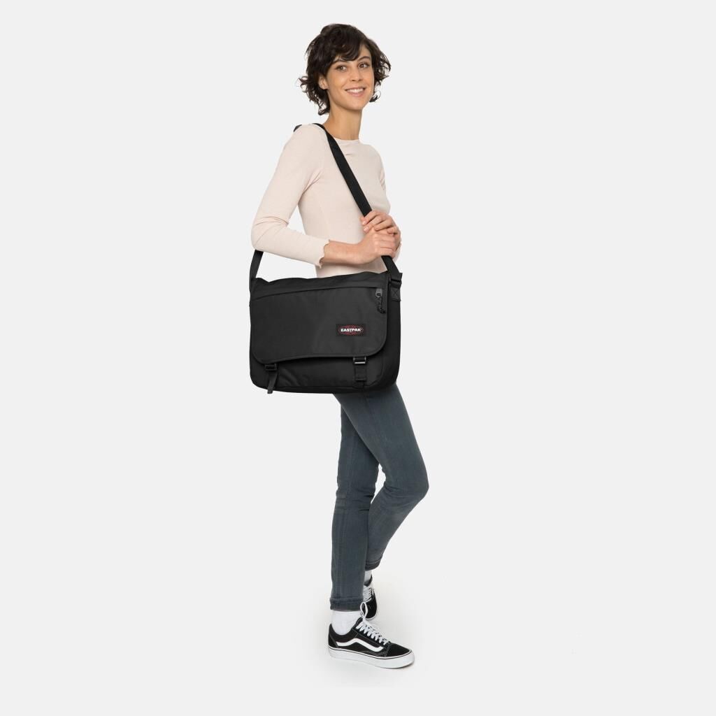 Eastpak Delegate+ Omuz Askılı Postacı Çantası Black EK00026E0081