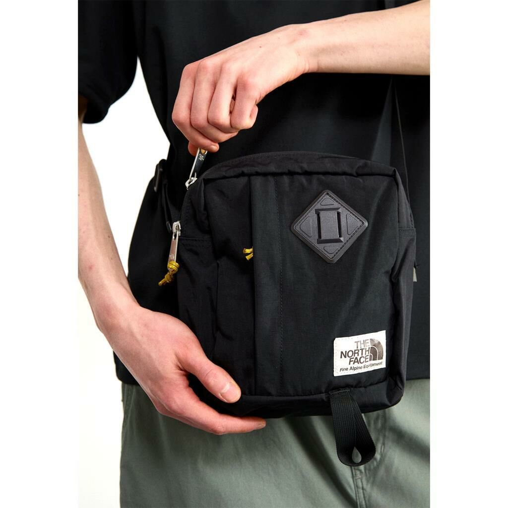The North Face Berkeley Crossbody Postacı Çantası NF0A52VTASX1