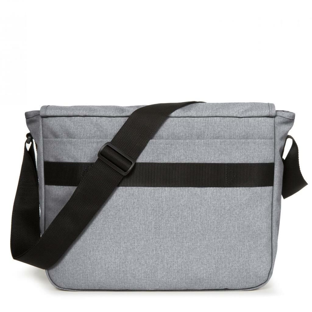 Eastpak Delegate+ Omuz Askılı Postacı Çantası Füme EK00026E3631