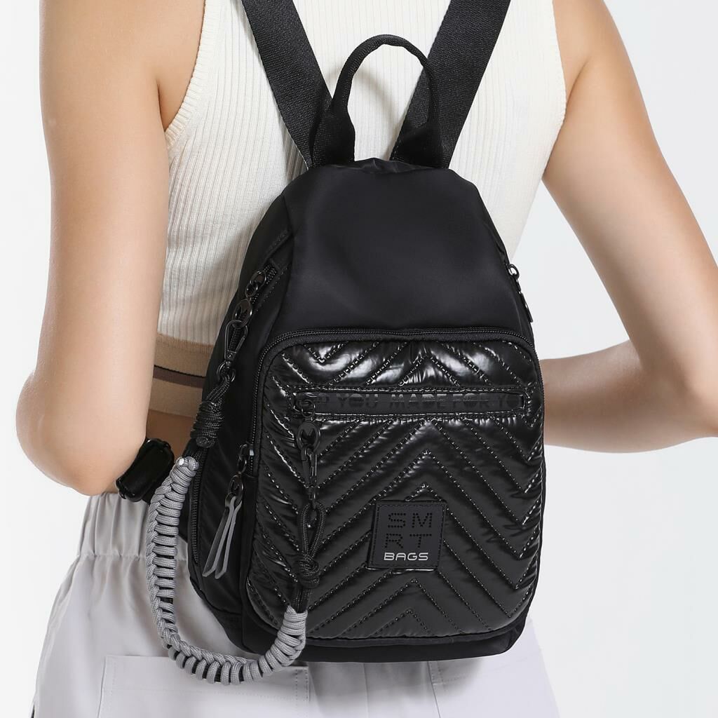 Smart Bags Parlak Kumaş Küçük Boy Askılı Kadın Sırt Çantası 3247 Siyah/Lila