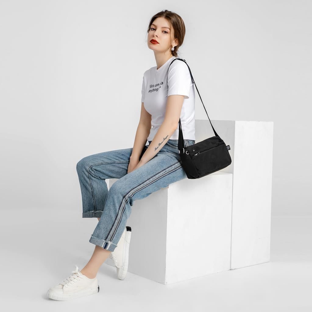 Küçük Boy Postacı Kadın Çantası Smart Bags 1006 110 Taba