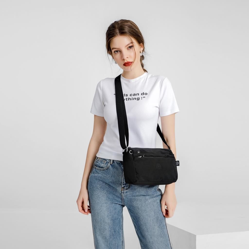 Küçük Boy Postacı Kadın Çantası Smart Bags 1006 110 Taba