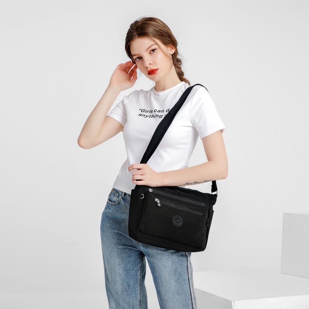 Krinkıl Kumaş Kadın Postacı Çantası Smart Bags 1238 Siyah