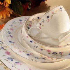 Kütahya Porselen Bone China 84 Parça 25137 Desenli Yemek Takımı