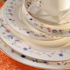 Kütahya Porselen Bone China 84 Parça 25137 Desenli Yemek Takımı