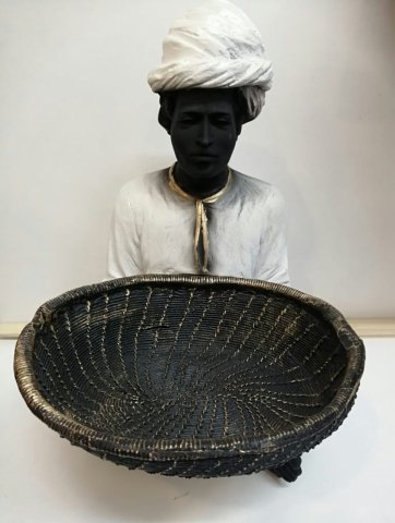 Hintli  Adam Büyük Boy 42 cm Sunumluk BEYAZ