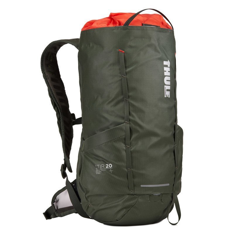 THULE STIR 20 L DARK FOREST SIRT CANTASI