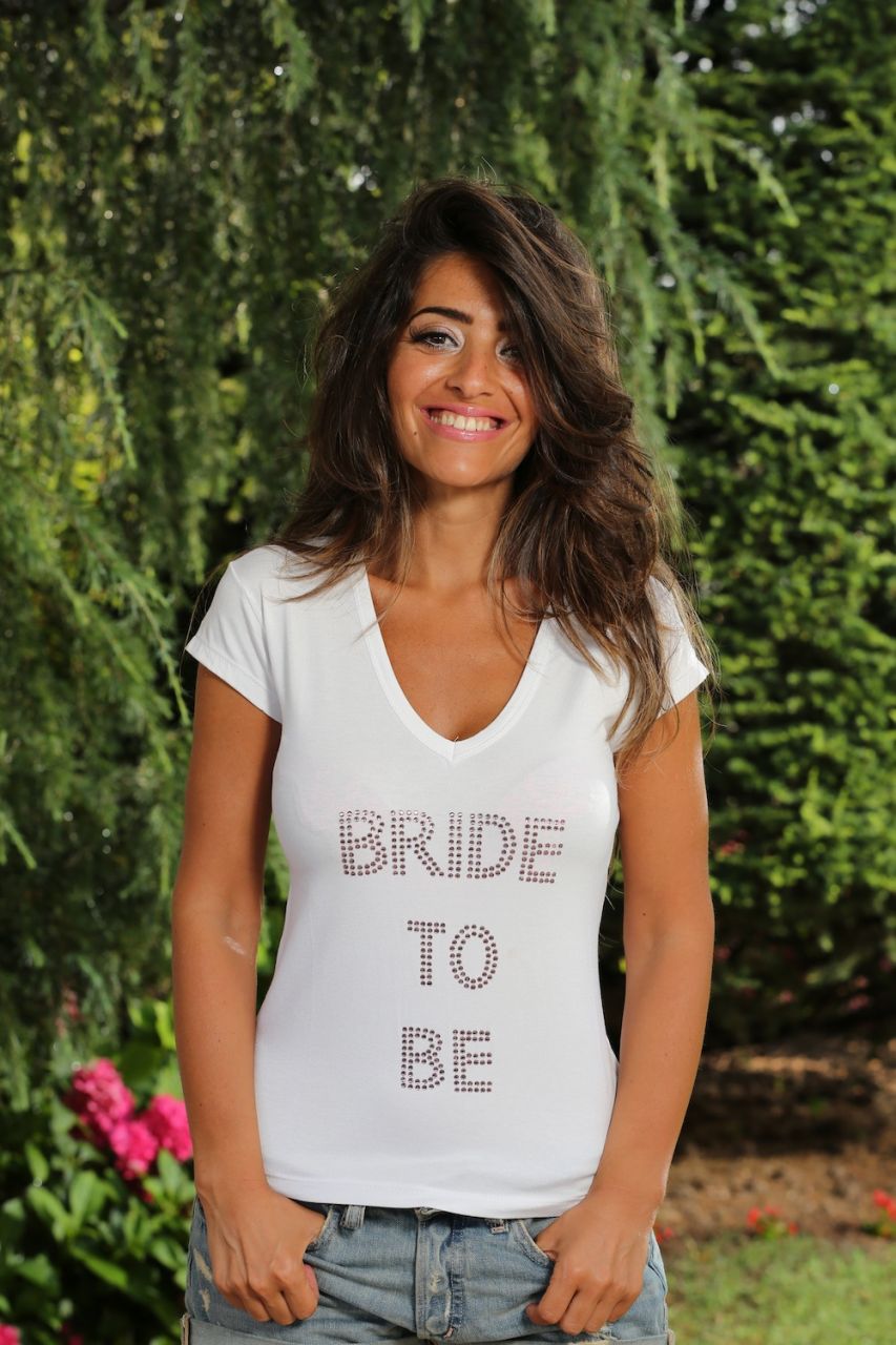 Pembe Taşlı Bride To Be T-shirt