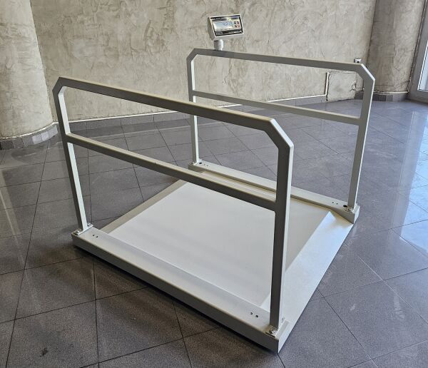 İMMAX Rampalı Tutunma Barlı Diyaliz Baskülü 300 KG 90x110 Cm Şarjlı
