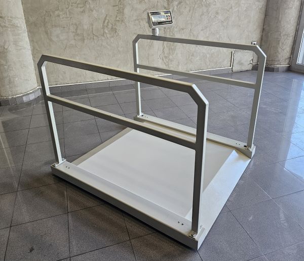 İMMAX Rampalı Tutunma Barlı Diyaliz Baskülü 600 KG 90x110 Cm Şarjlı