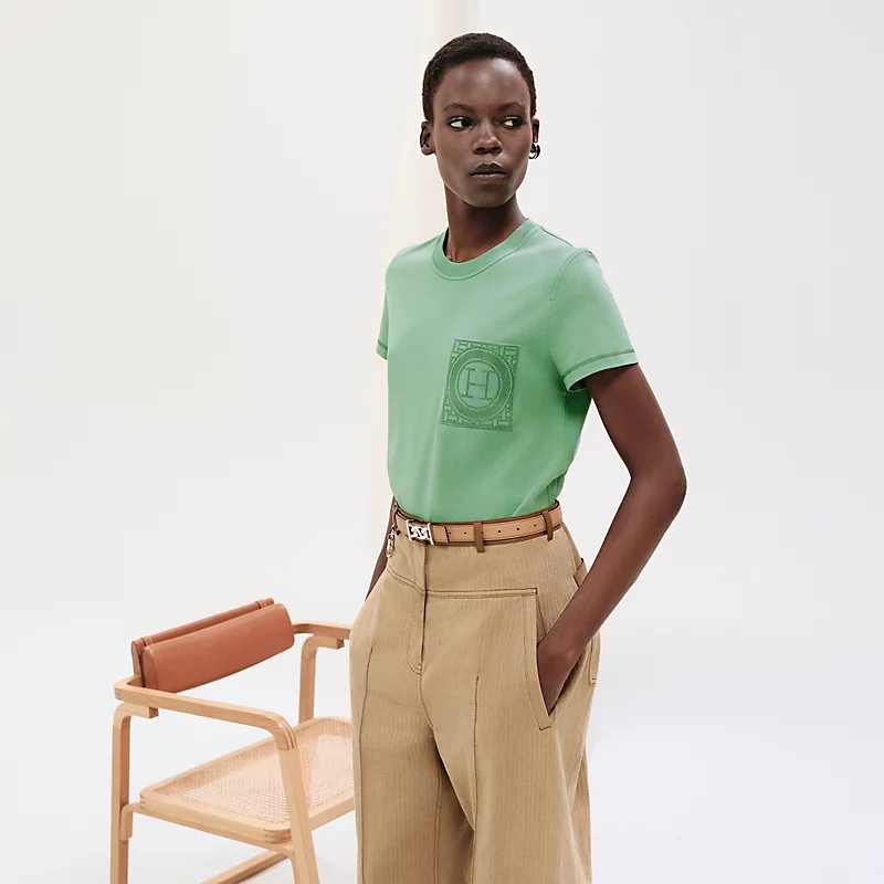 Straight T-shirt with embroidered pocket - Üst Giyim - T-Shirt