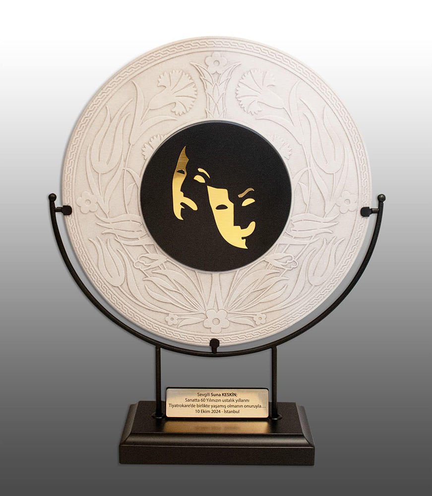Suna Keskin 61st Art Year Special Award