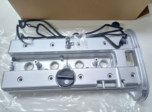 Opel Frontera A Motor Üst Kapak ( Külbütör Üst Kapak ) Metal X22XE Motorlar