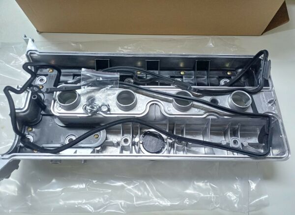 Opel Frontera A Motor Üst Kapak ( Külbütör Üst Kapak ) Metal X22XE Motorlar