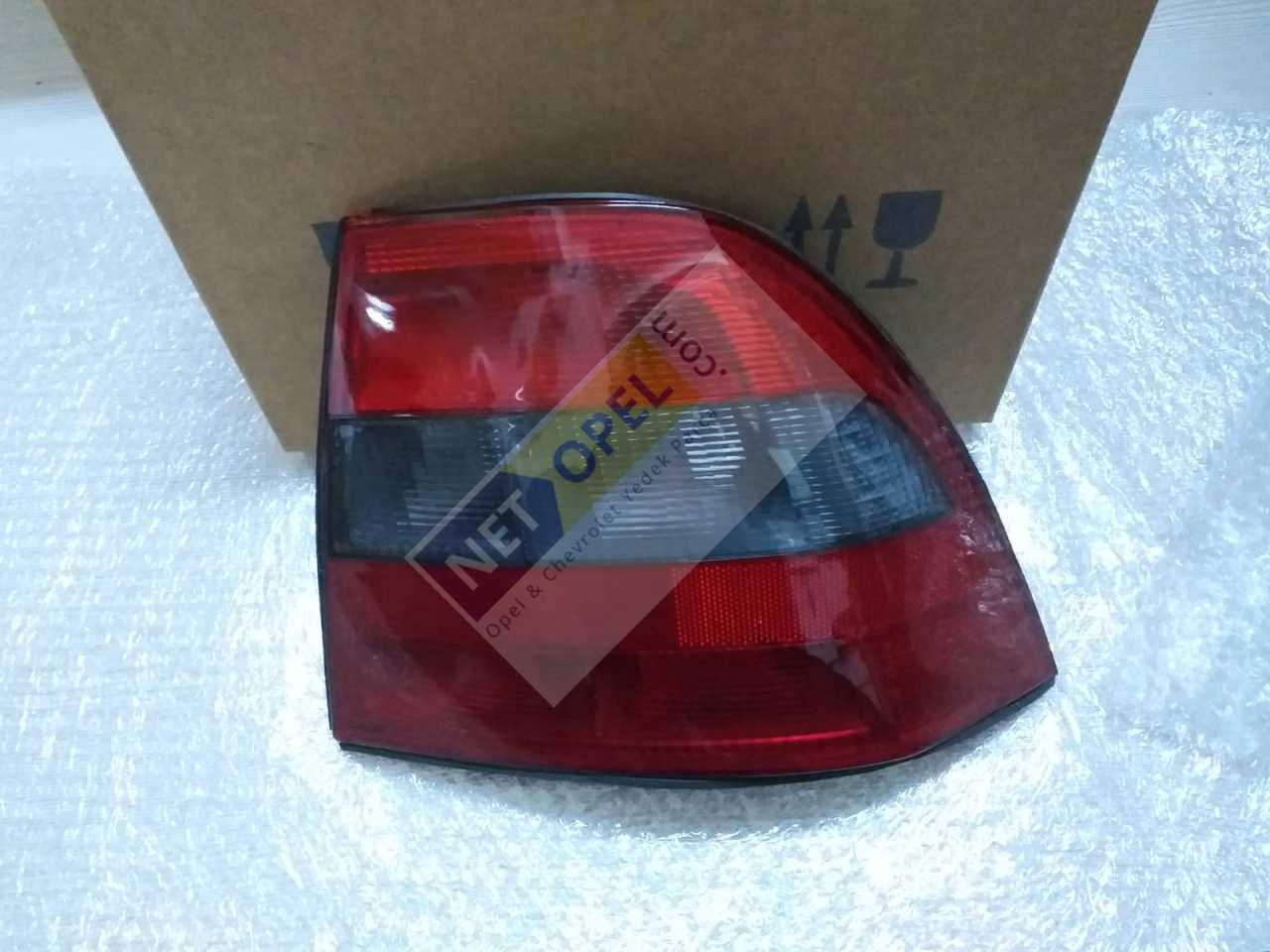 Opel Vectra B Stop Lambası ( Füme - Siyah ) Sağ 1996-1998