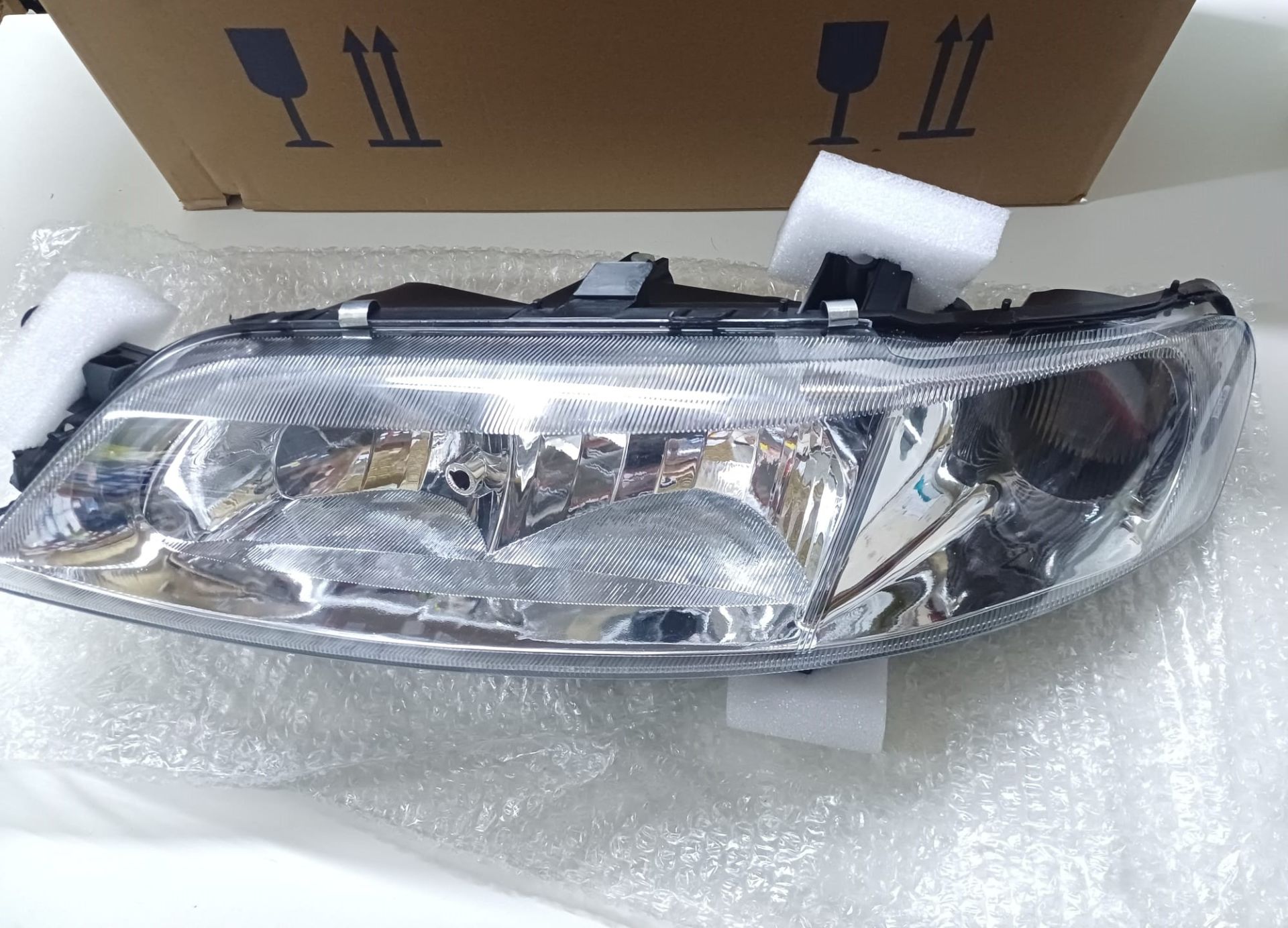Opel Vectra B Far Lambası Sol 1999-2001