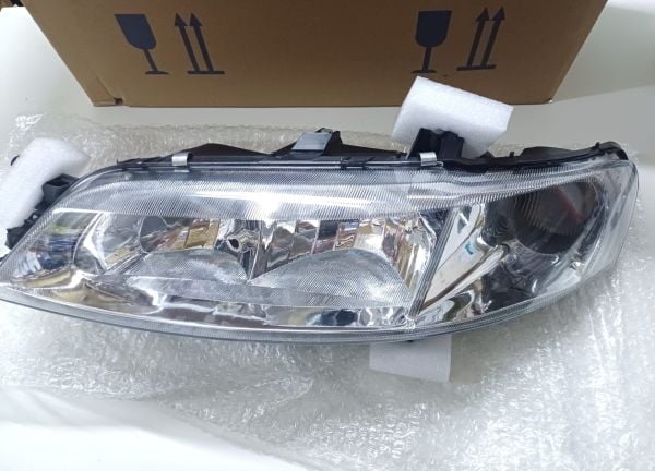 Opel Vectra B Far Lambası Sol 1999-2001