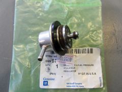 Opel Vectra B Yakıt Püskürtme Valfi ( Benzin Regülatörü ) 1.8 - 2.0 Motor