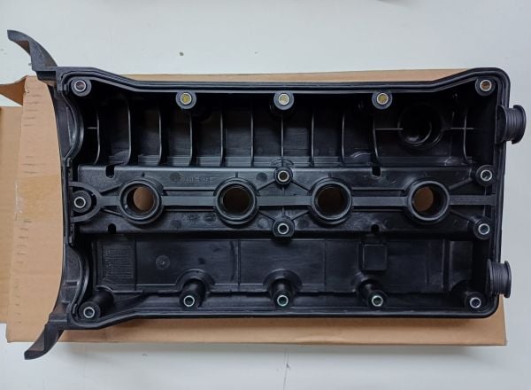 Chevrolet Lacetti Motor Üst Kapağı