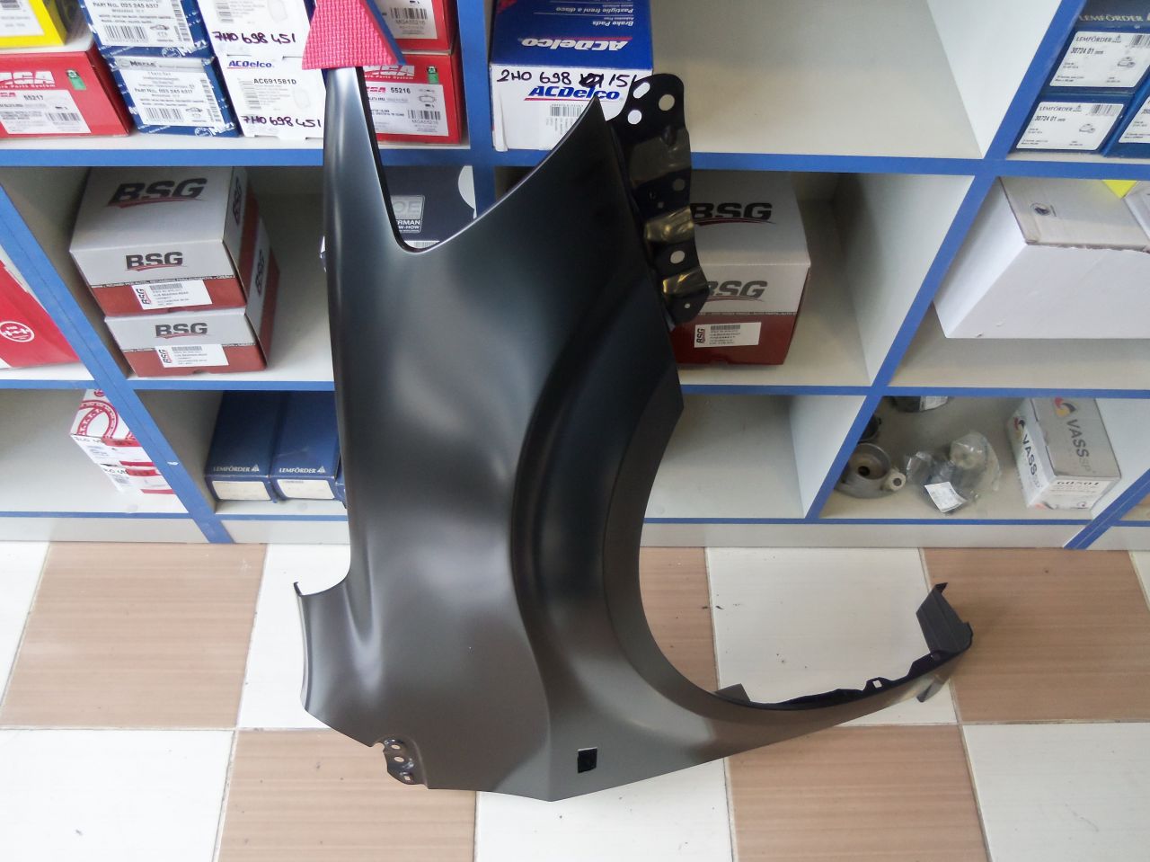 Chevrolet Aveo Çamurluk Ön Sağ 2011-  GM