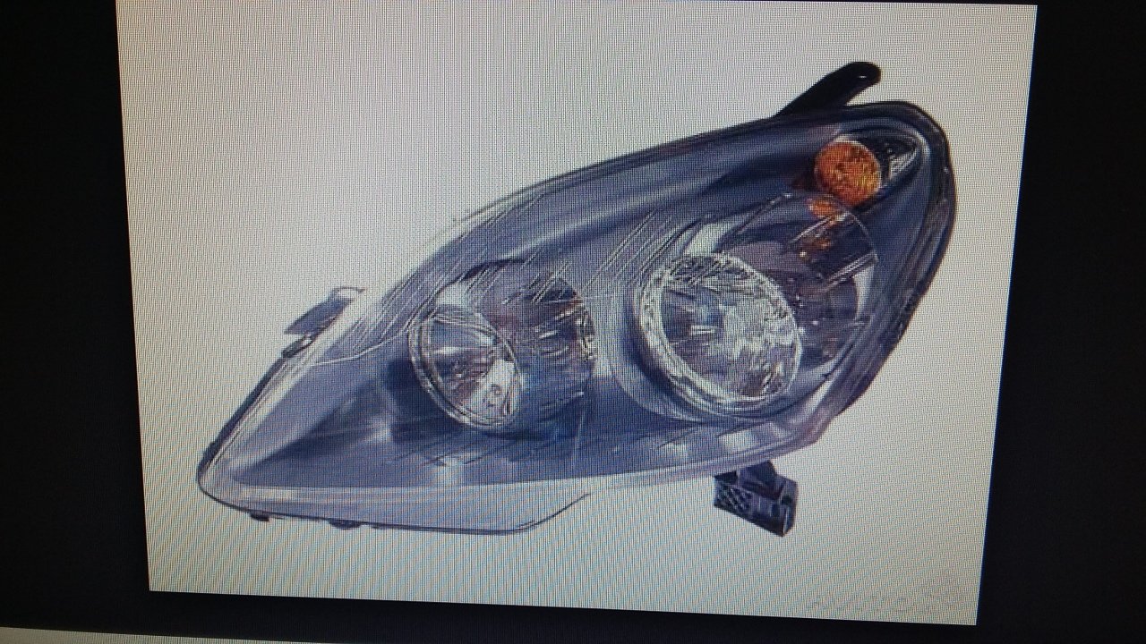Opel Zafira B Far Lambası Sağ ( Siyah - Füme ) 2005-2011 GM
