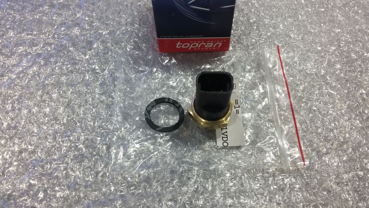 Opel Corsa B Fan Müşürü ( Yatsı Soket ) Orjinal..