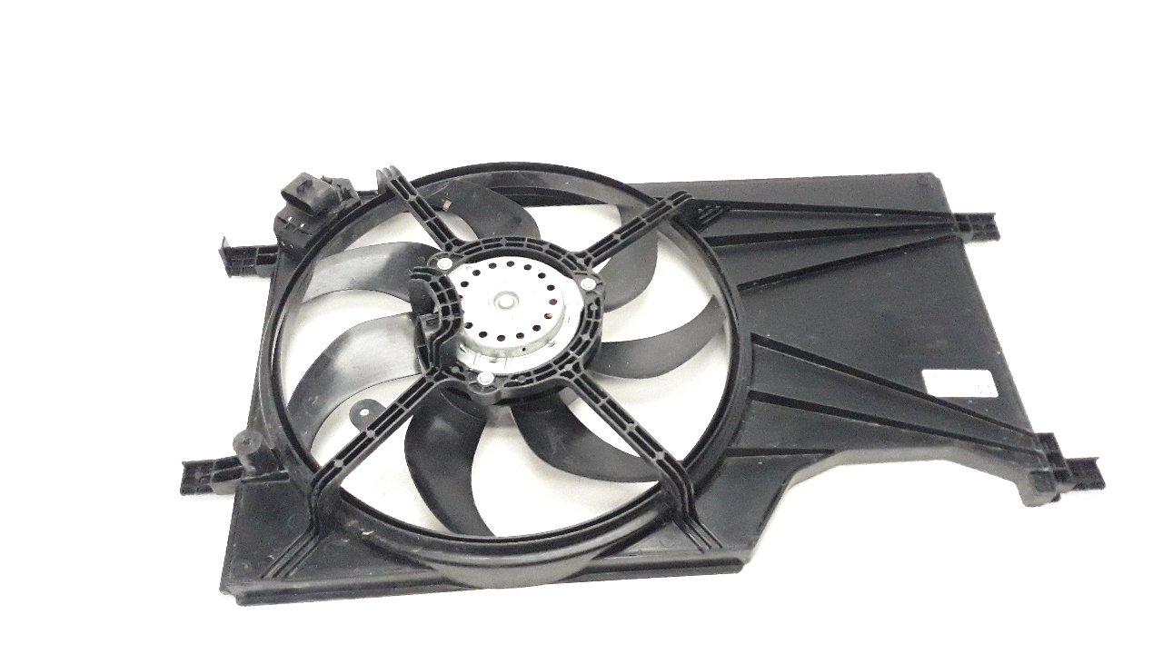 Opel Corsa E Fan Motoru 6 Vites Otomotik 1.2 1.4 Motor  2015-