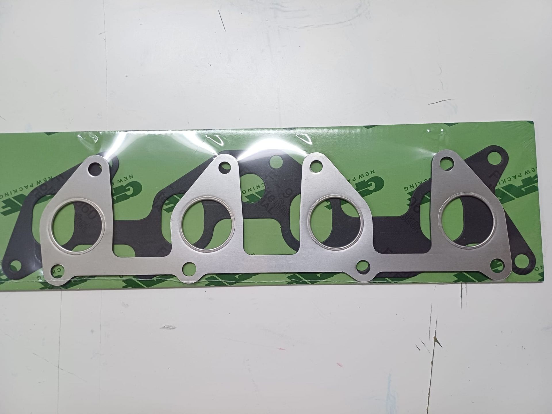 Opel Vectra A Manifold Contası Emme Egzoz 1.8 Motor