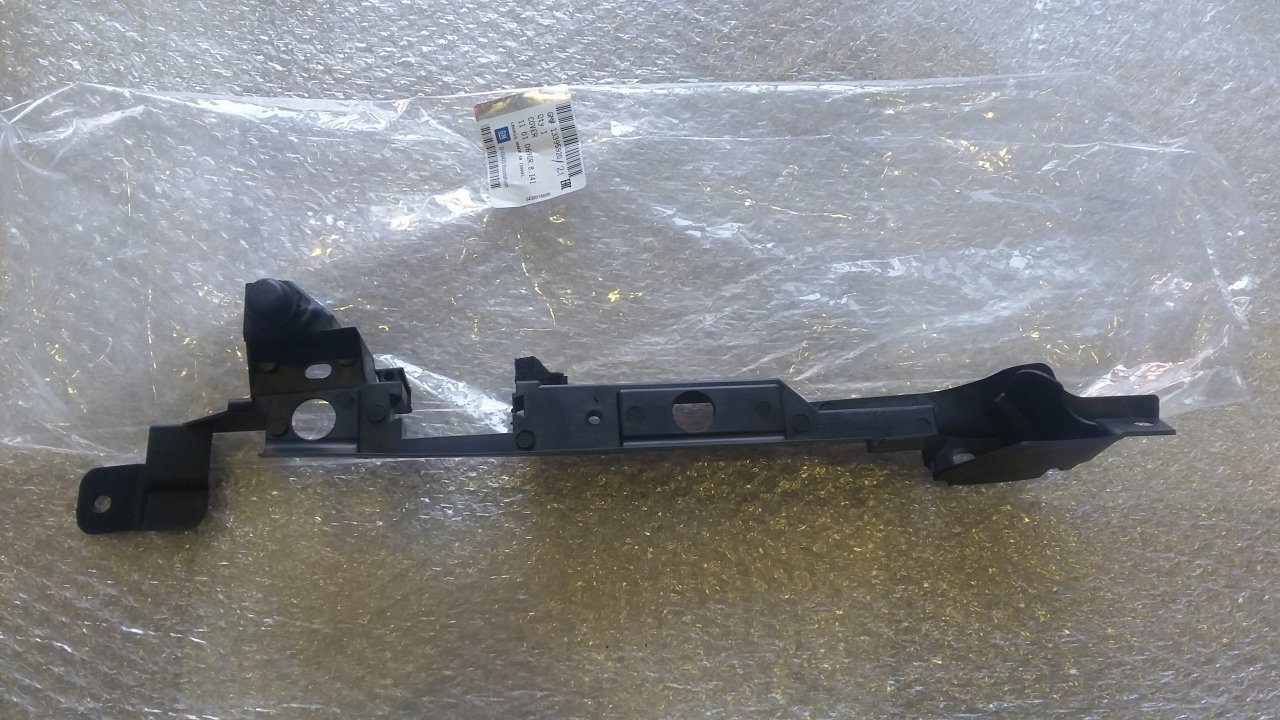 Opel Corsa D Çamurluk İç Plastiği ( Braketi ) Ön Sağ GM