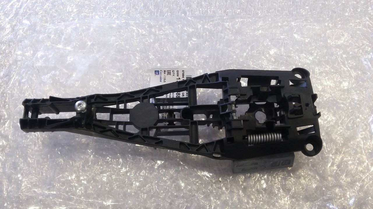 Opel Mokka Dış Kapı Kolu Braketi Yuvası Ön Arka Sağ GM