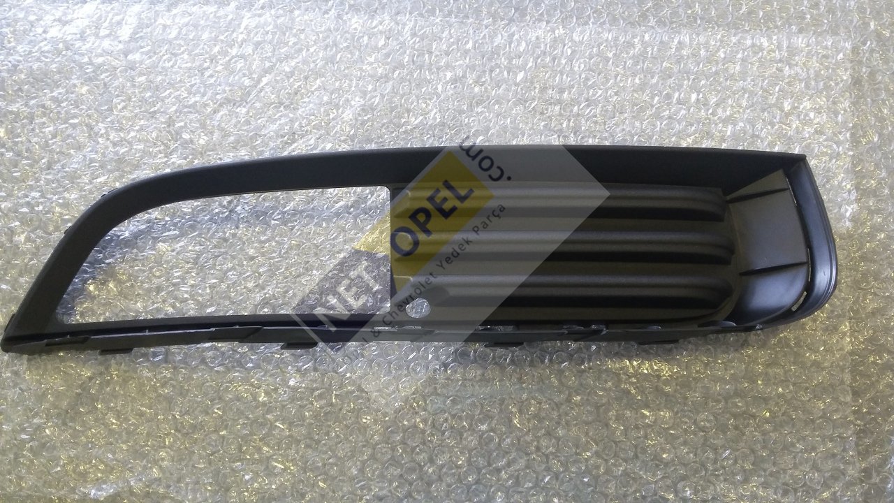 Opel İnsignia Sis Far Kapağı Çerçevesi - Izgarası Sağ 2009-2013 GM