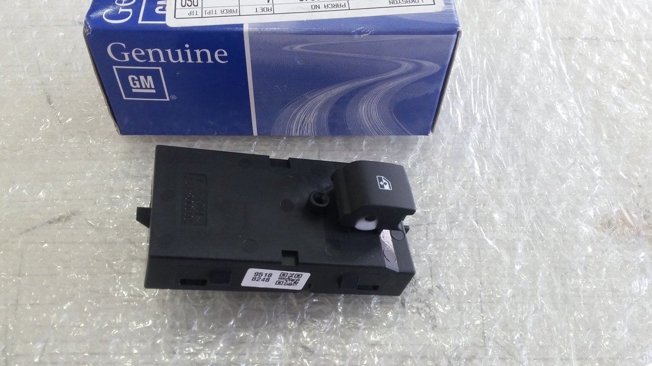 Chevrolet Aveo Cam Açma Düğmesi Sağ 2011-2014 GM