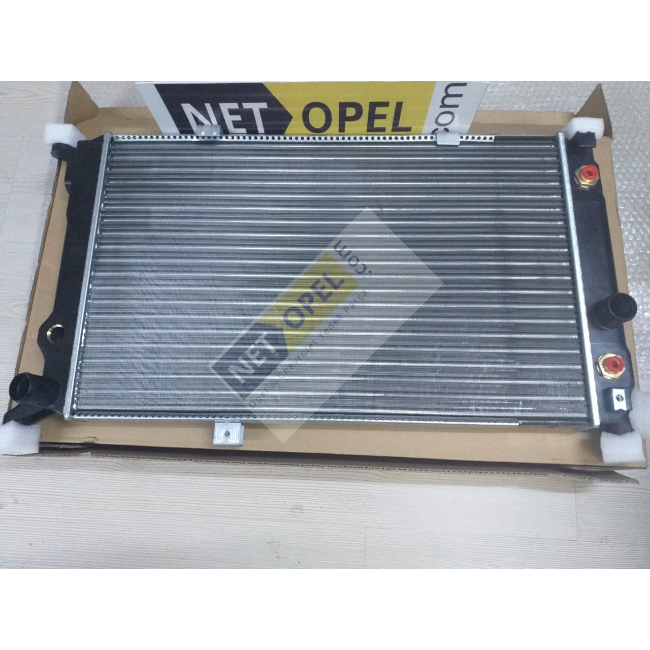 Opel Astra F Radyatör ( Su Radyatörü ) X14XE - X16XEL Motorlar Klimalı Otomatik