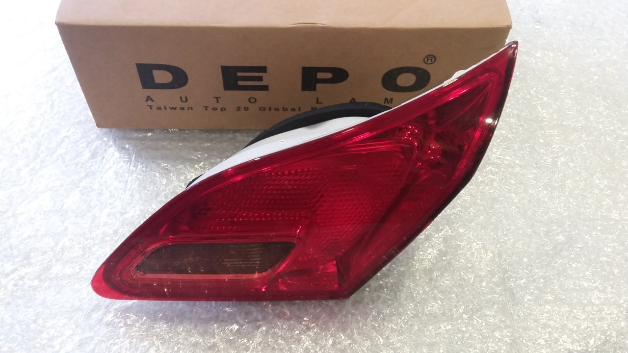 Opel Astra J Stop Lambası Sağ İç HB ( Beyaz) DEPO Marka