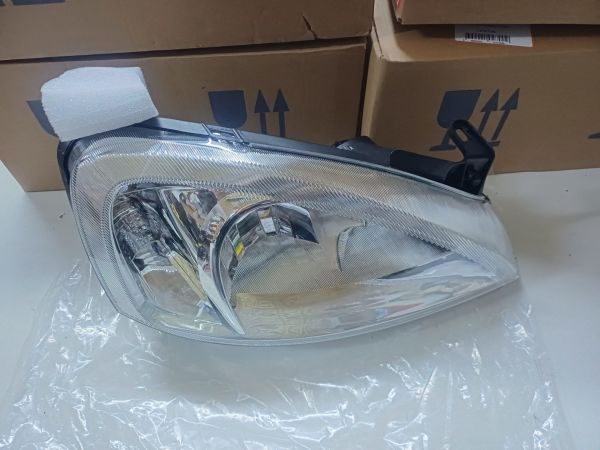 Opel Corsa C Far Lambası Sağ